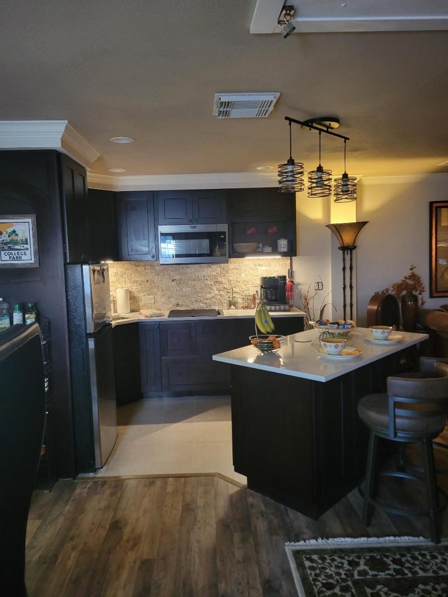 College Park-Orlando 5Star Villa Oasis - Home Away From Home - Quiet Neighborhood-Private Botanical Courtyard - Mins From Eola,Dt, Winter Park - Free Parking & Ev Plug In Extérieur photo