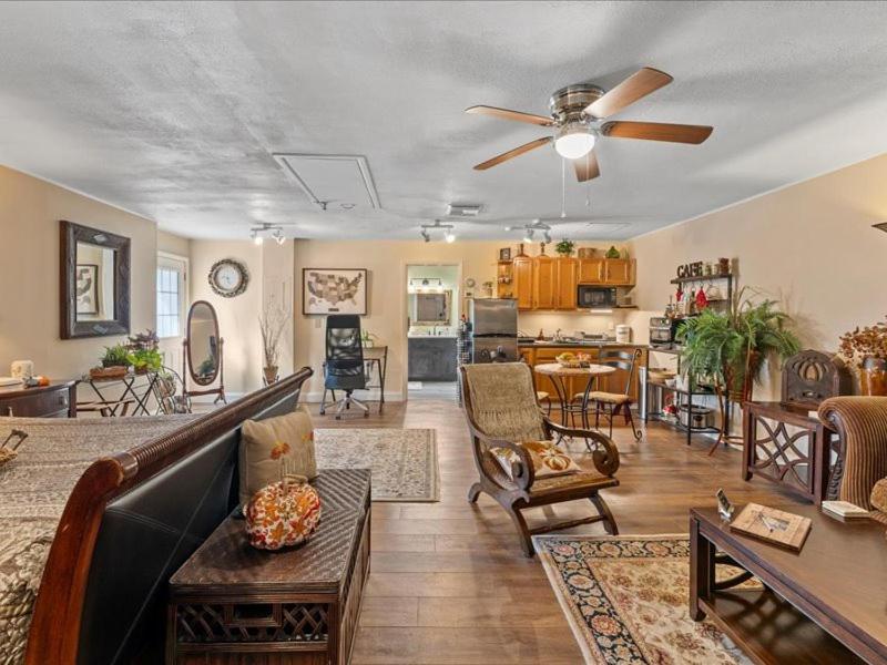 College Park-Orlando 5Star Villa Oasis - Home Away From Home - Quiet Neighborhood-Private Botanical Courtyard - Mins From Eola,Dt, Winter Park - Free Parking & Ev Plug In Extérieur photo